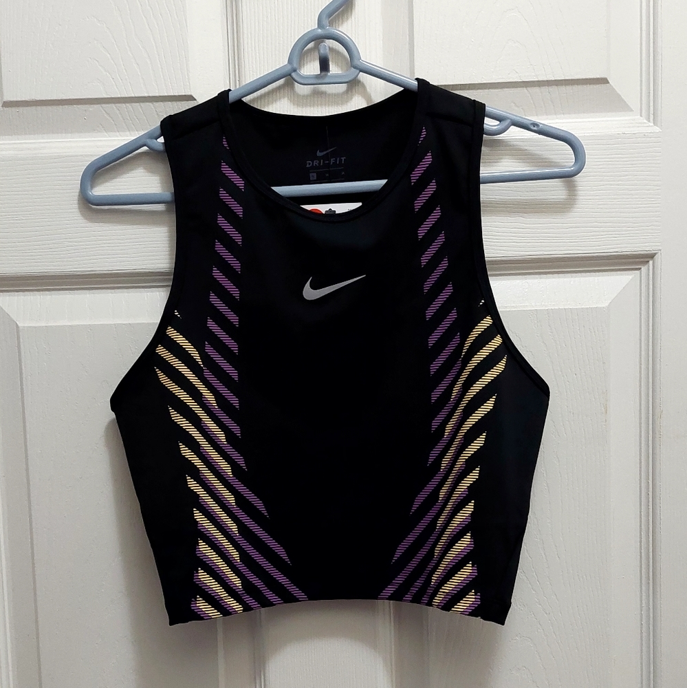 W. Nike set